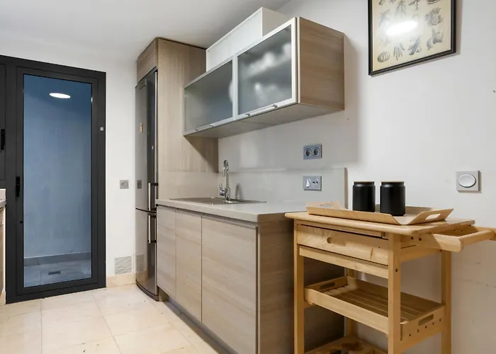 Acosta 3 By Asola Apartment